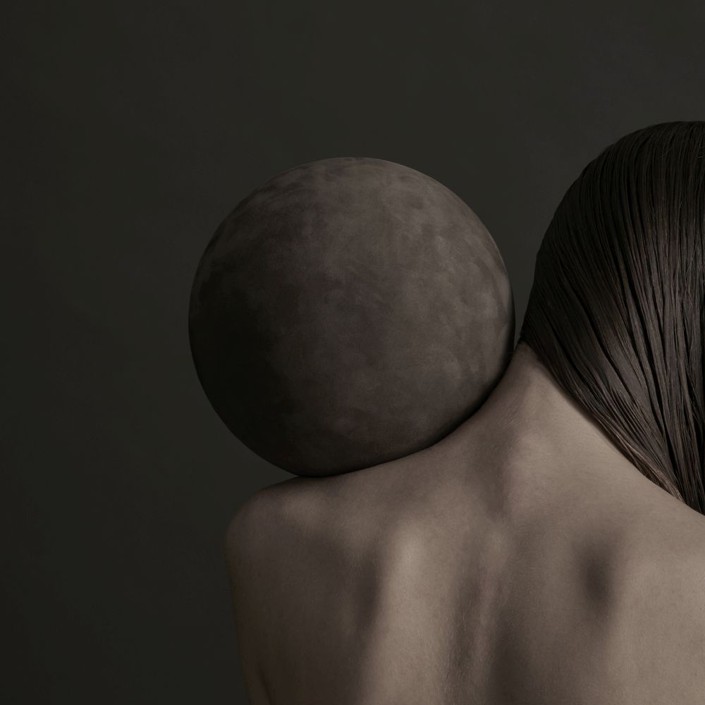 Human sphere with leather ball